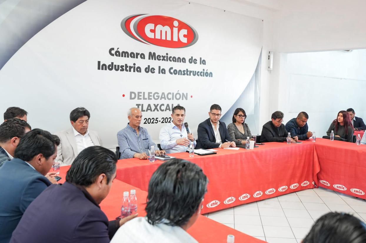 Alcalde Alfonso Sánchez García fortalece vínculos con el sector constructor